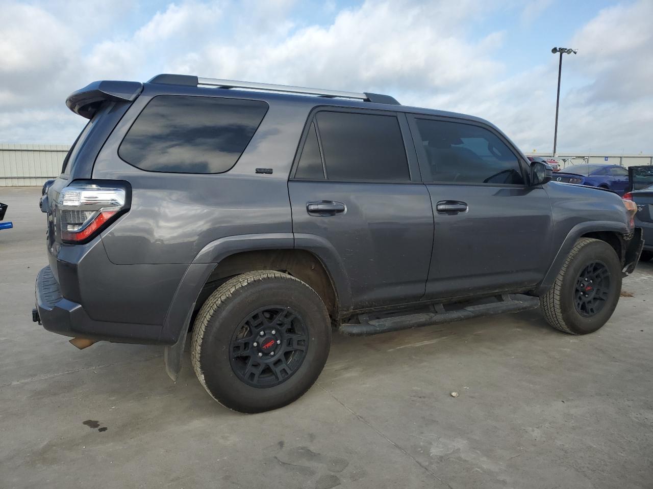 2022 TOYOTA 4RUNNER SR5 VIN:JTEEU5JR1N5270672