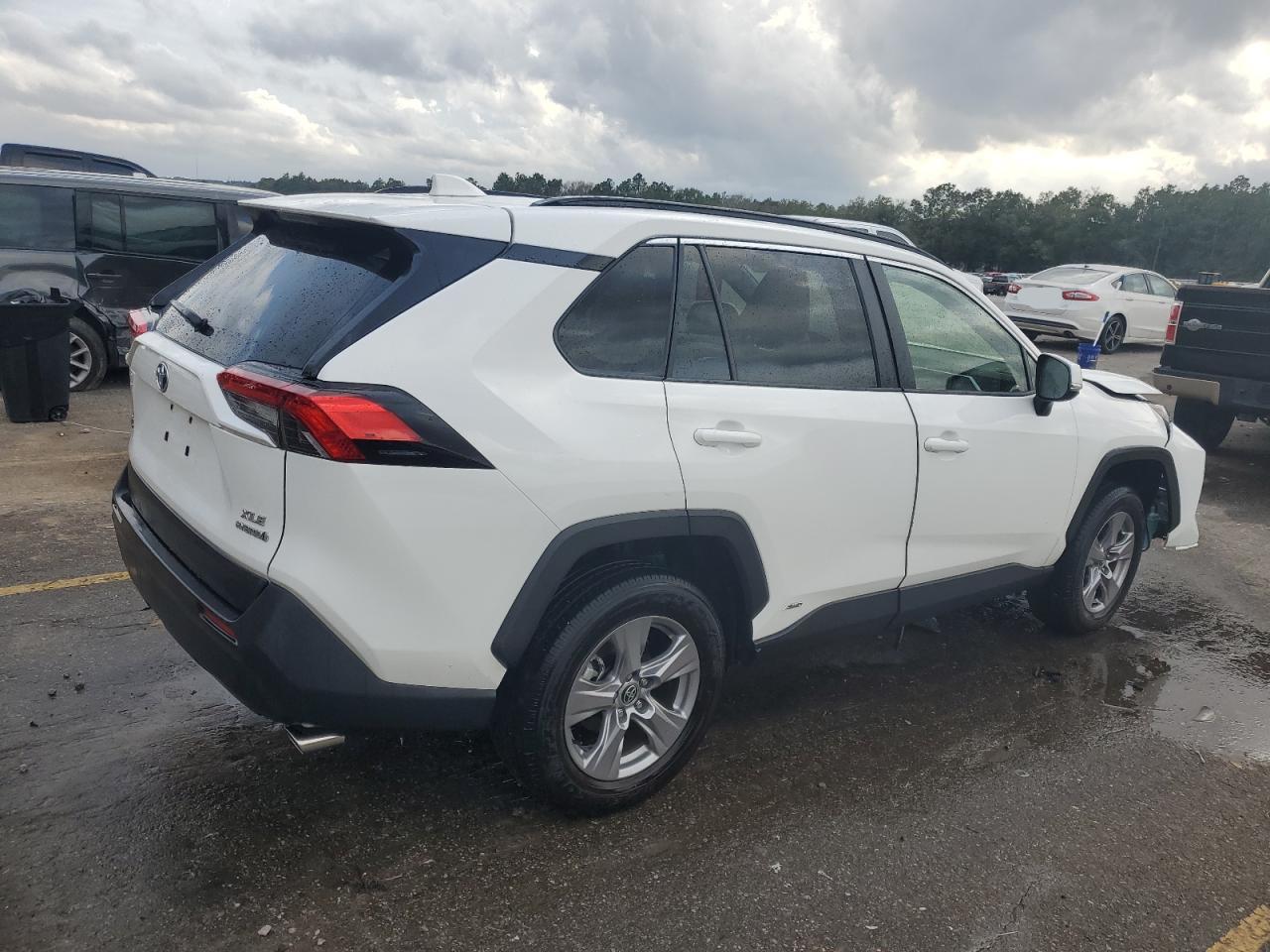 2022 TOYOTA RAV4 XLE VIN:JTMRWRFV3ND154537