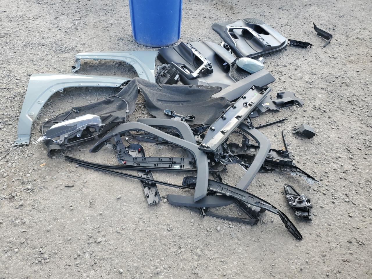 2022 TOYOTA RAV4 XLE PREMIUM VIN:2T3C1RFV7NW193168