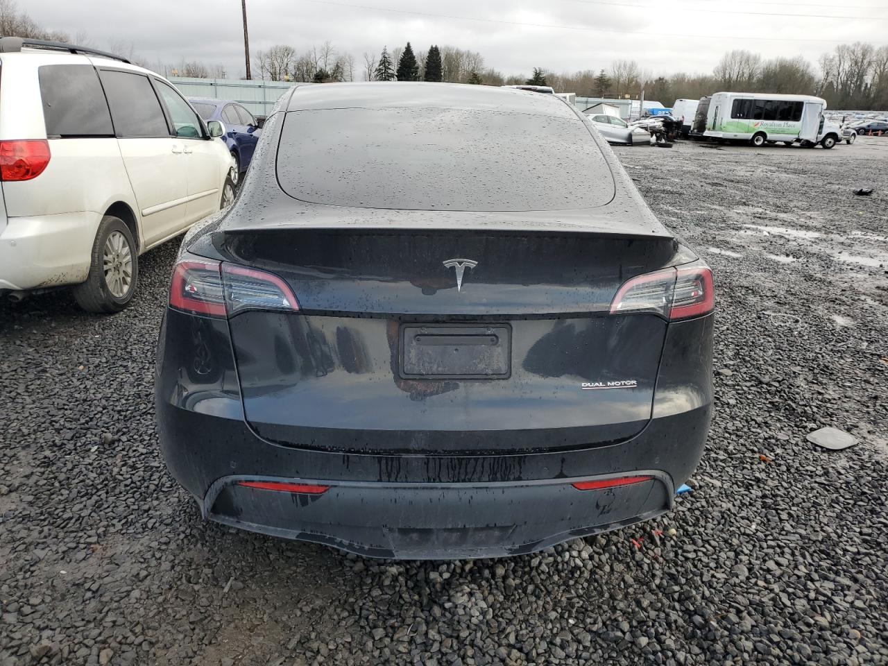 2022 TESLA MODEL Y  VIN:7SAYGDEF0NF461570