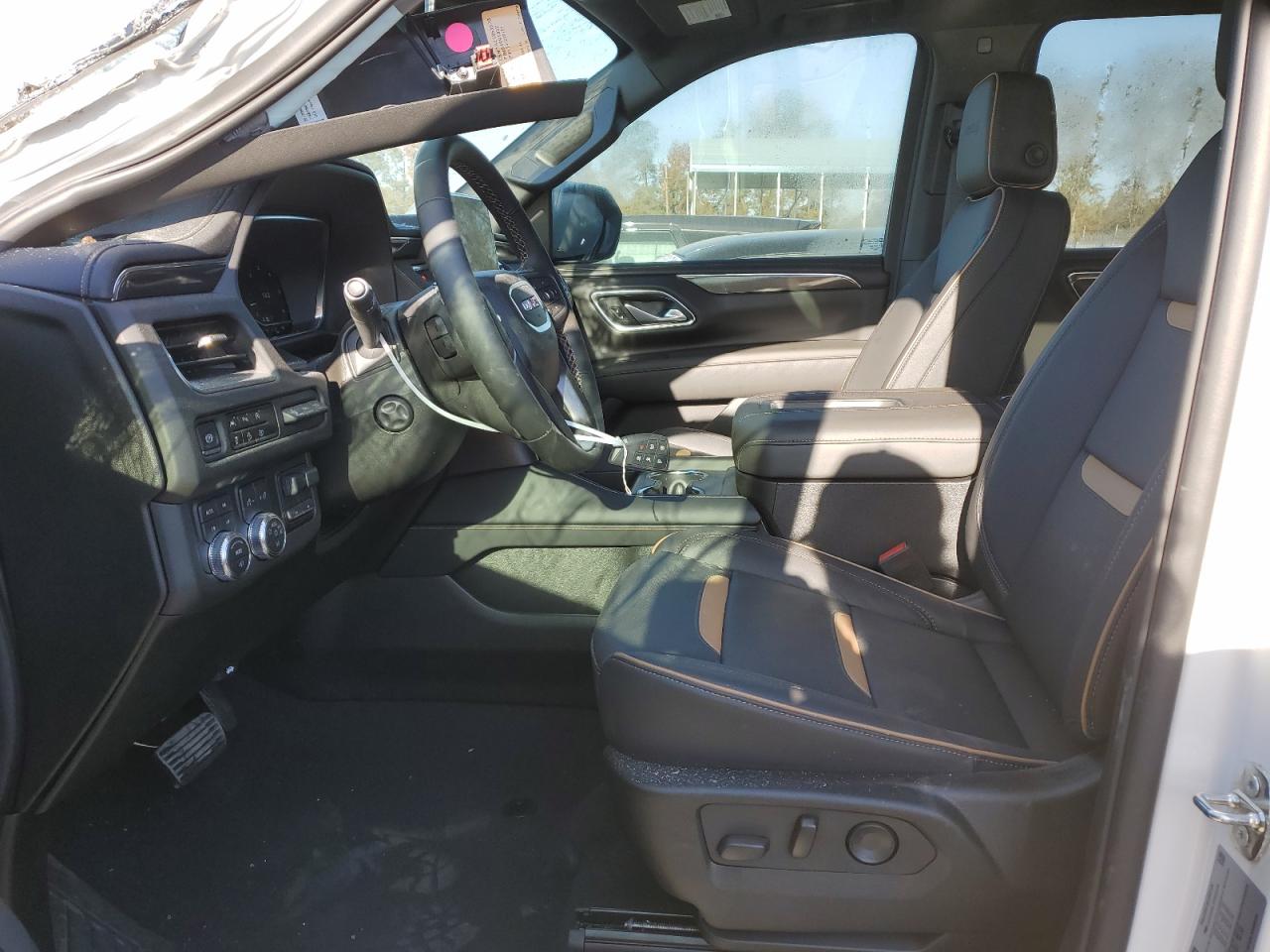 2024 GMC YUKON XL K1500 AT4 VIN:1GKS2HKLXRR329181