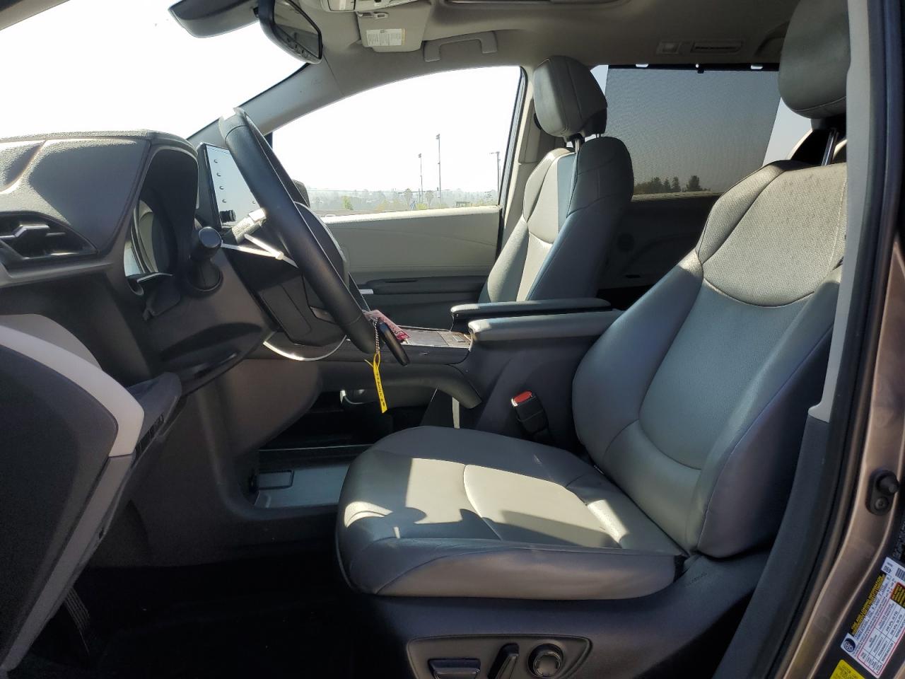 2022 TOYOTA SIENNA XLE VIN:5TDYRKEC1NS097138