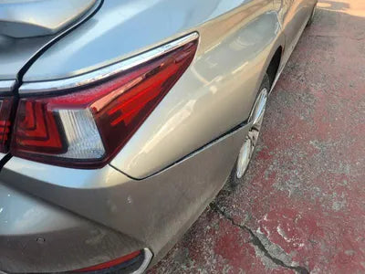 2019 Lexus ES 300 VIN: