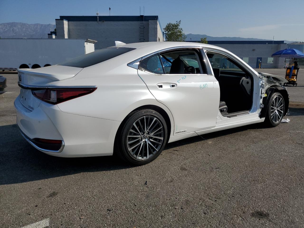 2022 LEXUS ES 300H BASE VIN:58ADA1C18NU018131