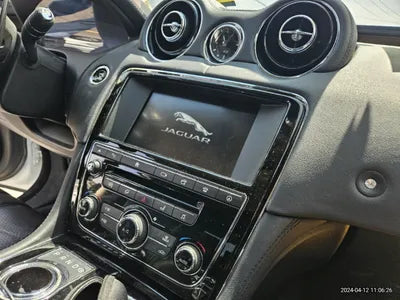 2016 Jaguar XJ VIN: