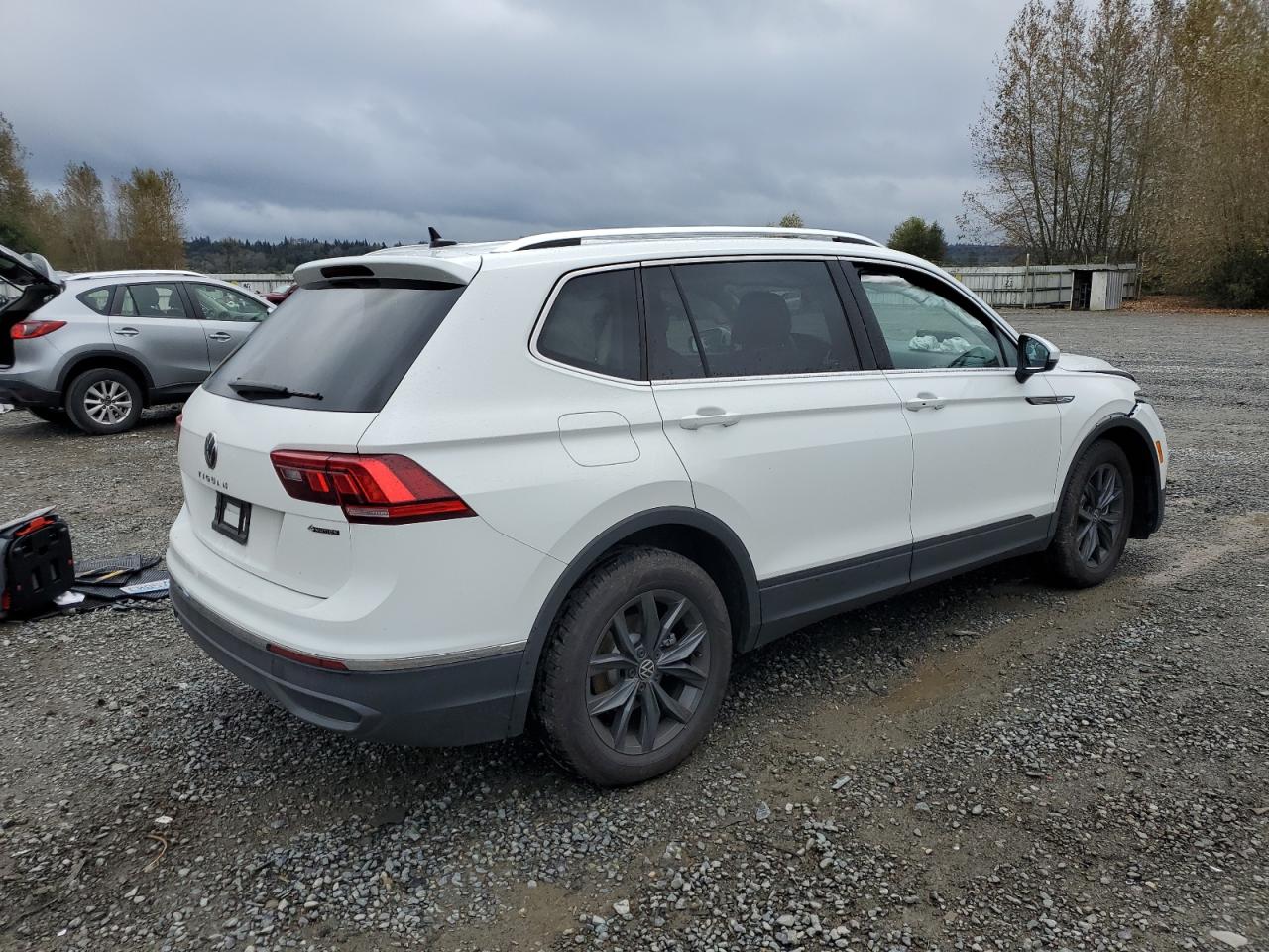 2024 VOLKSWAGEN TIGUAN SE VIN:3VVMB7AX1RM081988