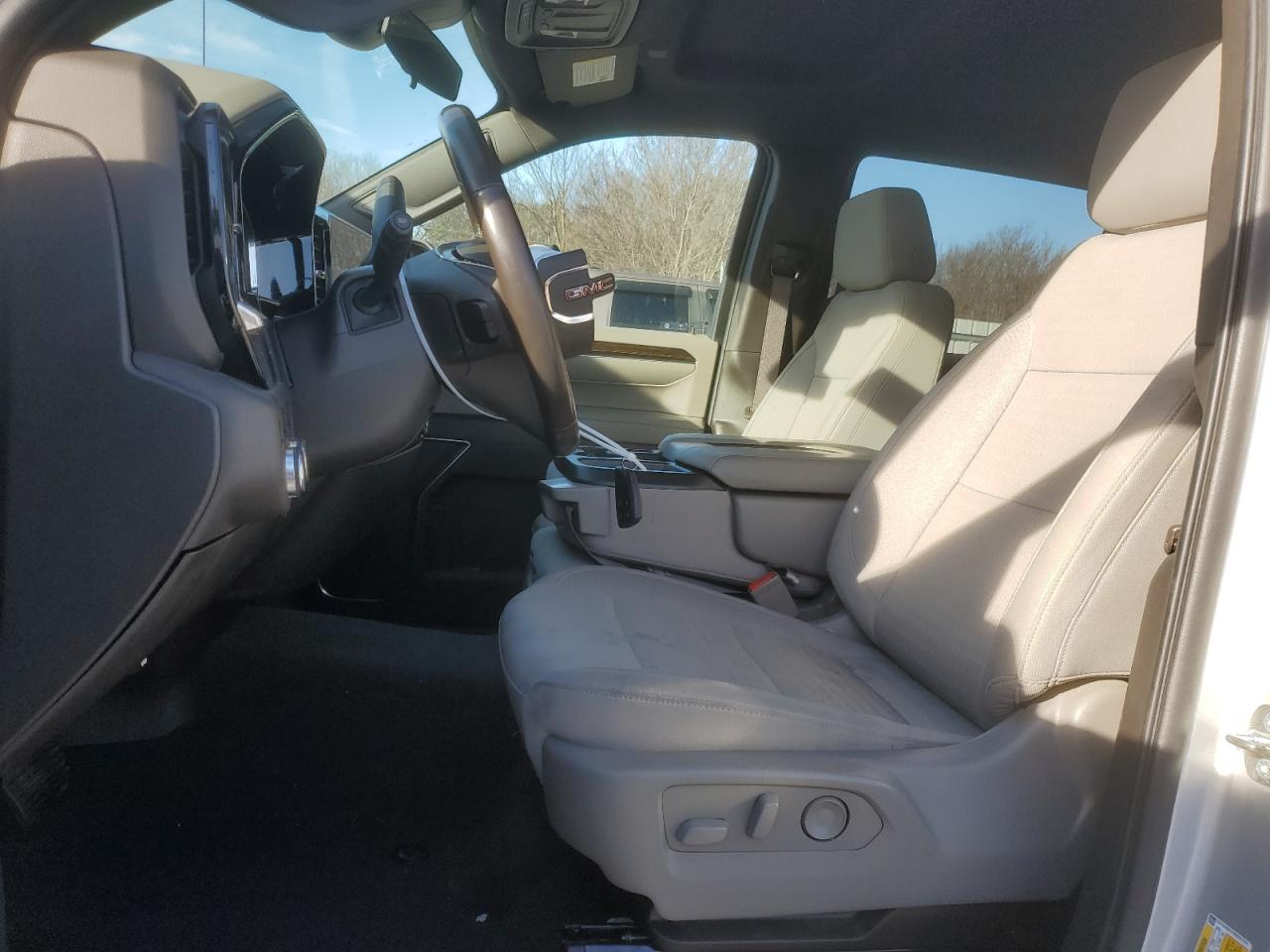 2022 GMC SIERRA K1500 SLE VIN:1GTUUBED7NZ557231