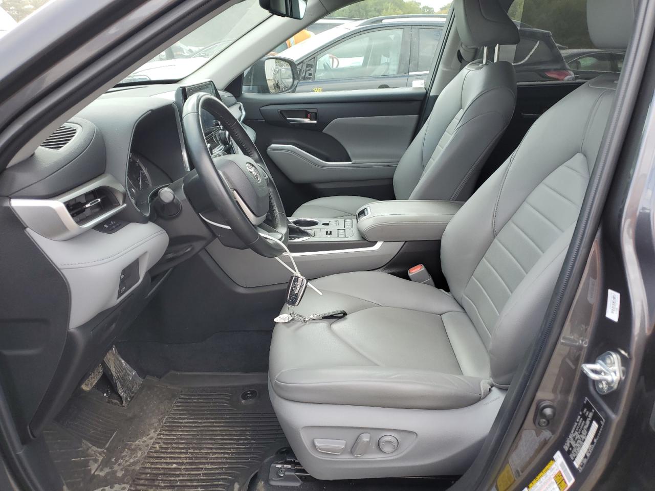 2022 TOYOTA HIGHLANDER XLE VIN:5TDHZRBH4NS217040