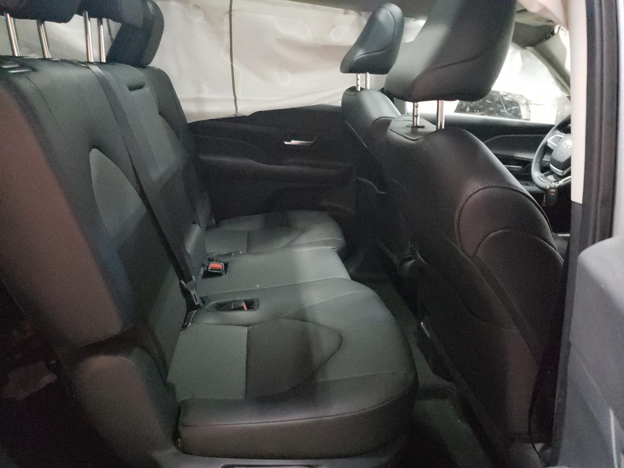 2024 TOYOTA GRAND HIGHLANDER XLE VIN:5TDACAB59RS017996
