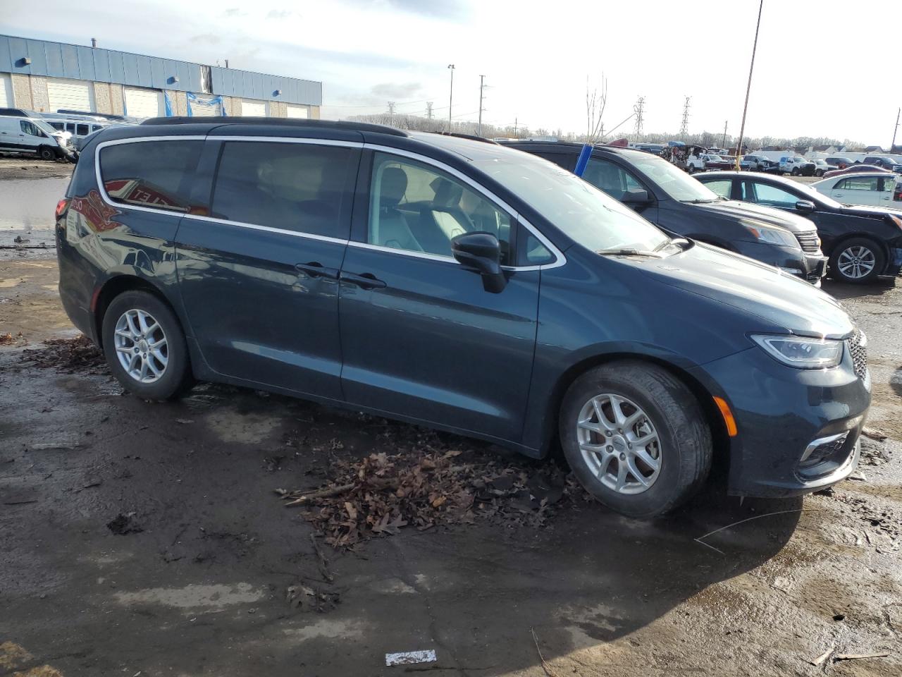 2022 CHRYSLER PACIFICA TOURING L VIN:2C4RC1BG4NR104079