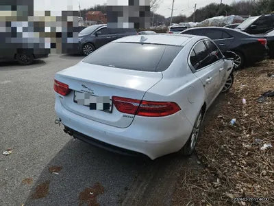 2016 Jaguar XE VIN: