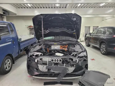 2022 Audi e-tron VIN: