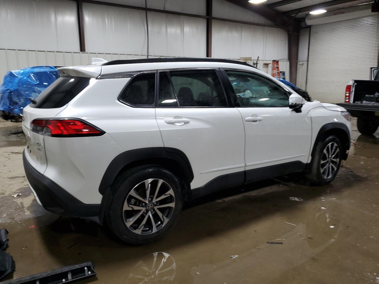 2022 TOYOTA COROLLA CROSS XLE VIN:7MUDAABG6NV038499