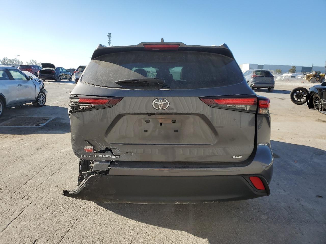 2024 TOYOTA HIGHLANDER LE VIN:5TDKDRAH2RS529417