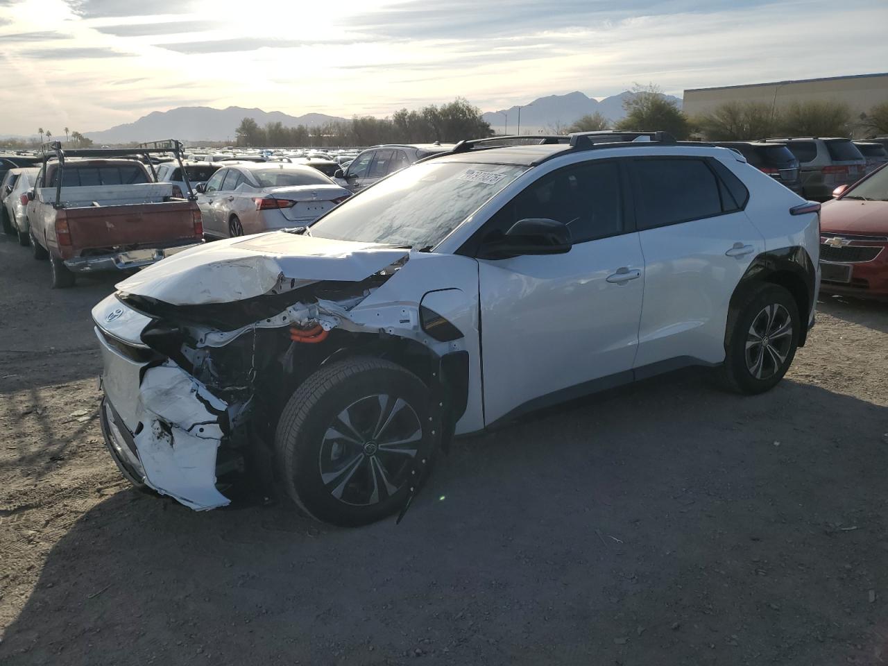 2024 TOYOTA BZ4X XLE VIN:JTMABACA1RA084605
