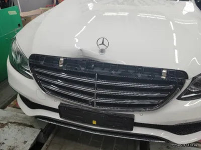 2018 Mercedes-Benz E 300 VIN: