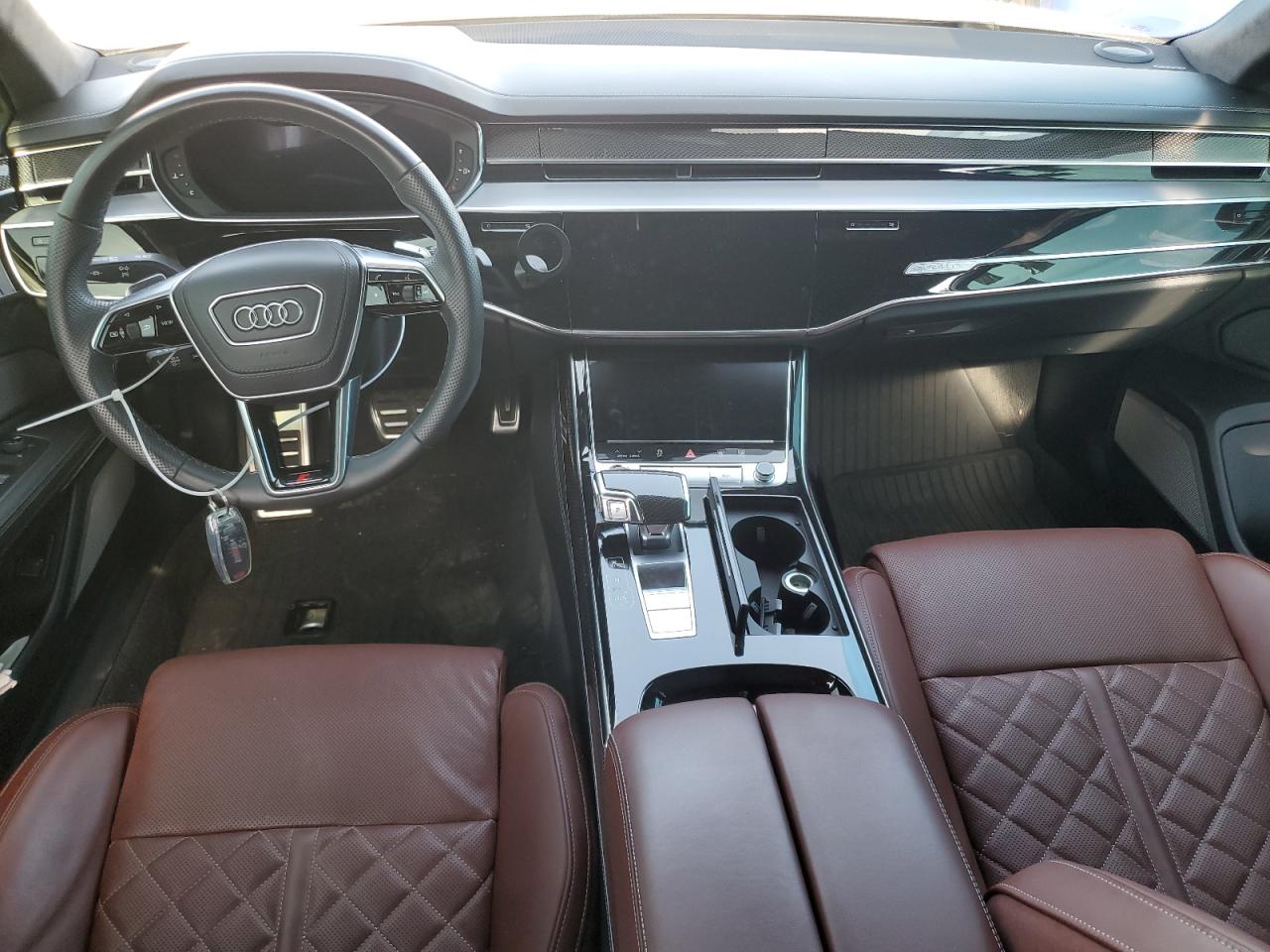 2022 AUDI S8  VIN:WAULSBF83NN008651