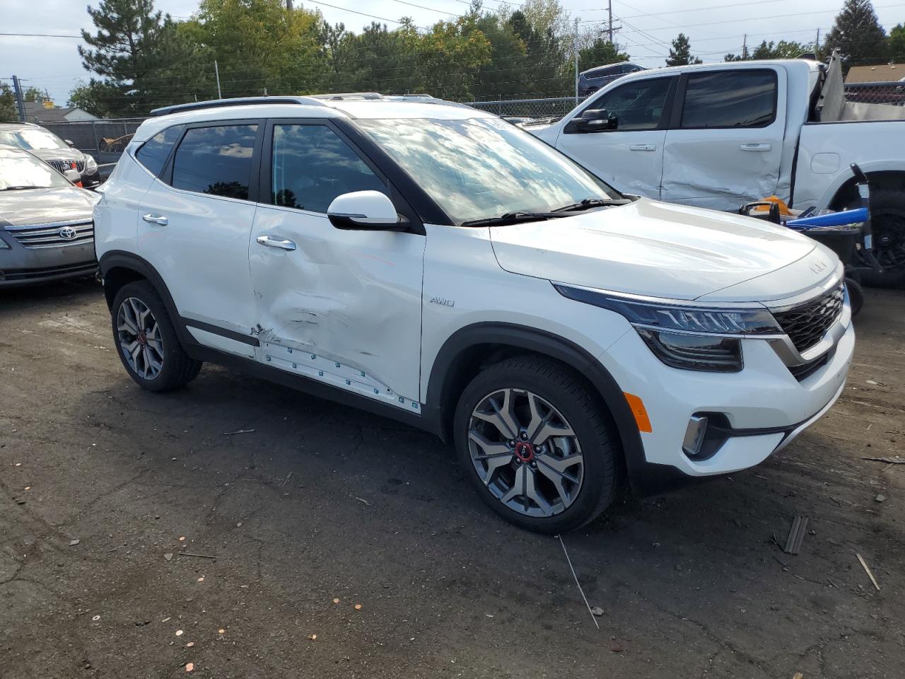 2023 KIA SELTOS SX VIN:KNDETCA22P7420701