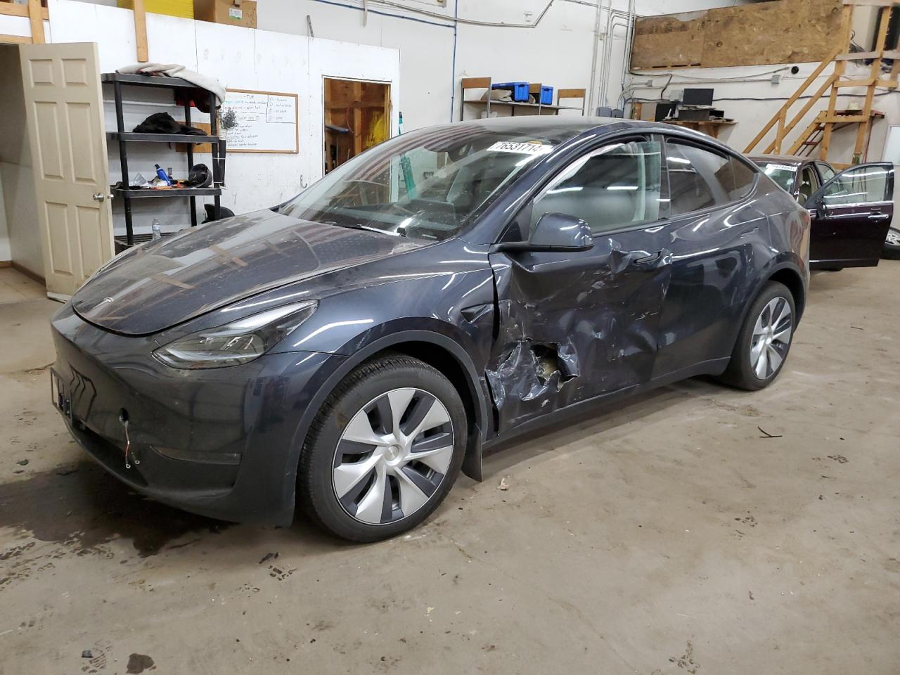 2024 TESLA MODEL Y  VIN:7SAYGDEEXRA246644