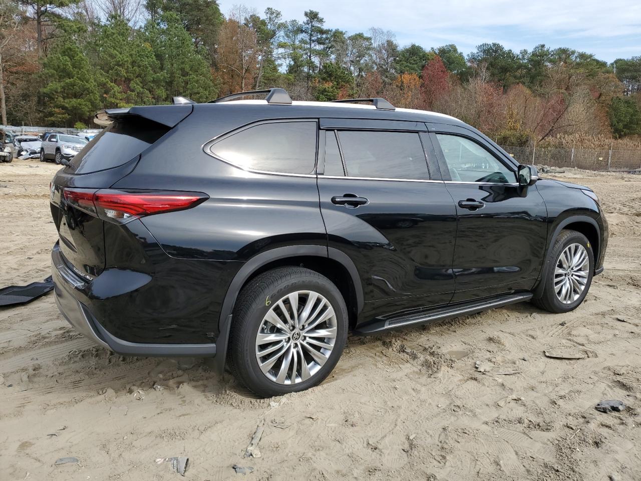 2022 TOYOTA HIGHLANDER PLATINUM VIN:5TDFZRBH0NS238748