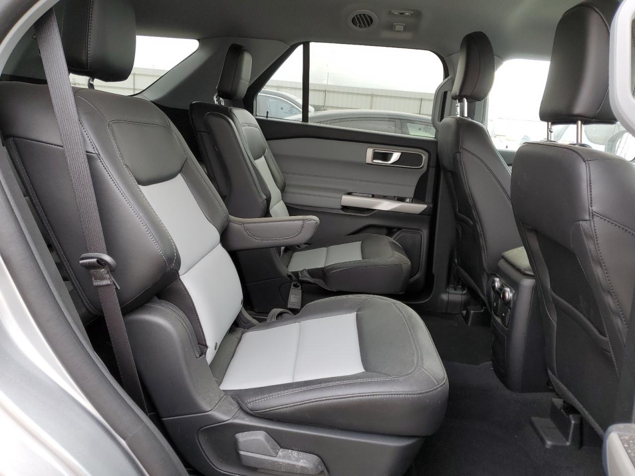 2024 FORD EXPLORER XLT VIN:1FMSK7DHXRGA32630