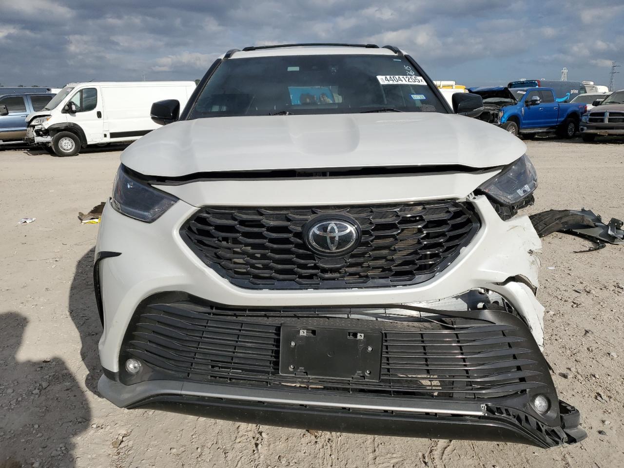 2024 TOYOTA HIGHLANDER LE VIN:5TDKDRAHXRS531559