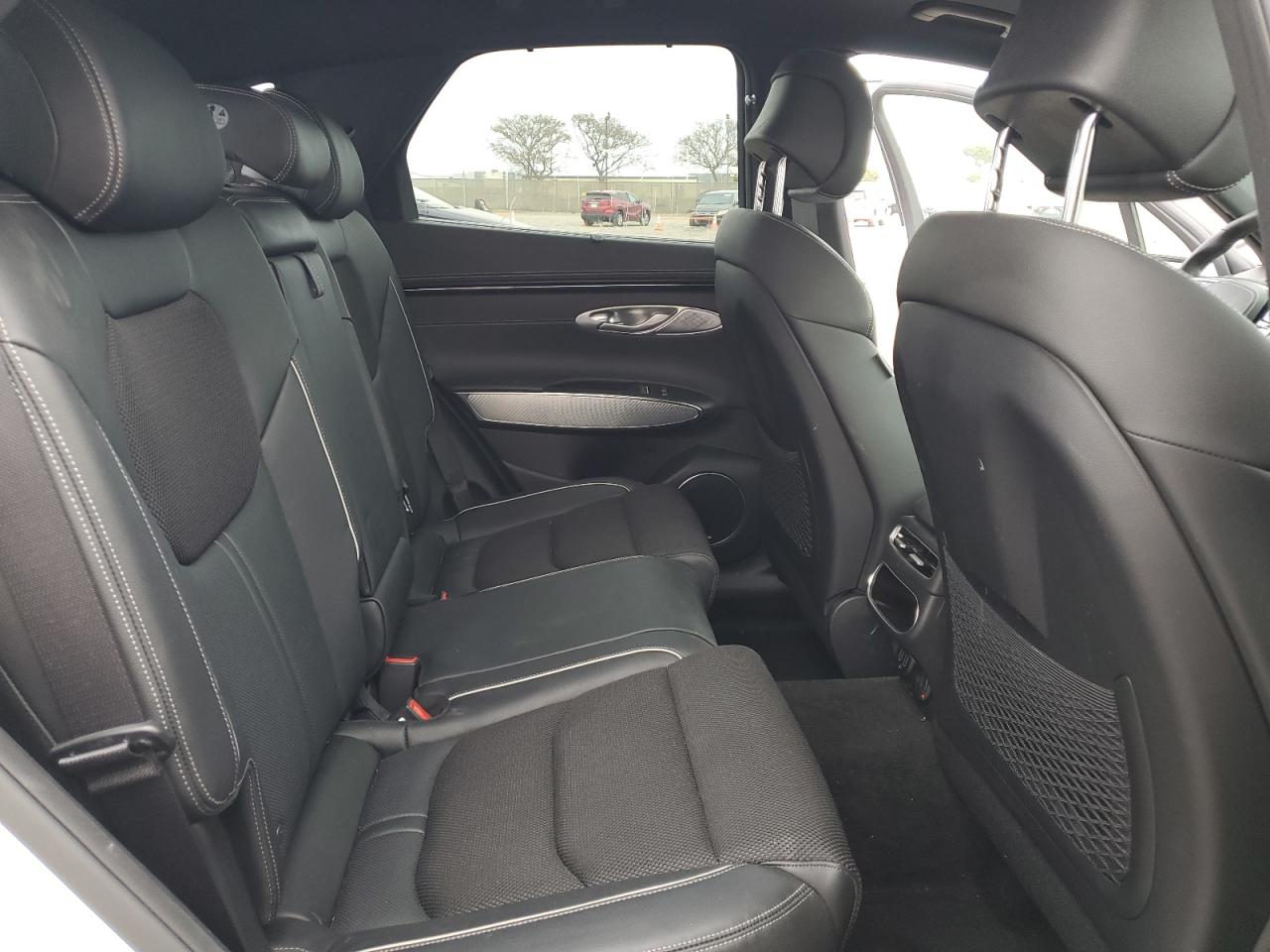 2022 GENESIS GV70 BASE VIN:KMUMADTB9NU057748