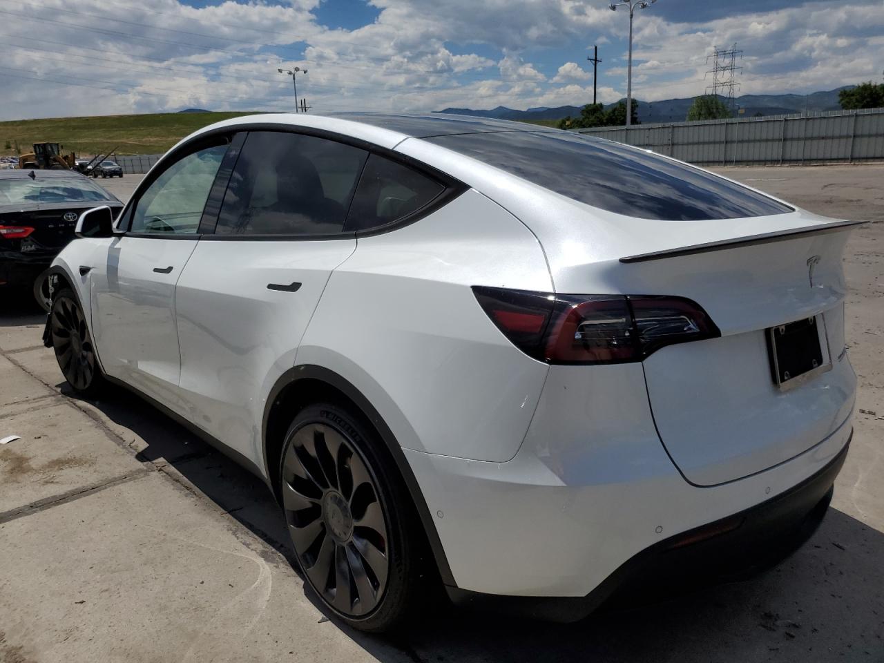 2022 TESLA MODEL Y  VIN:7SAYGDEF9NF382205