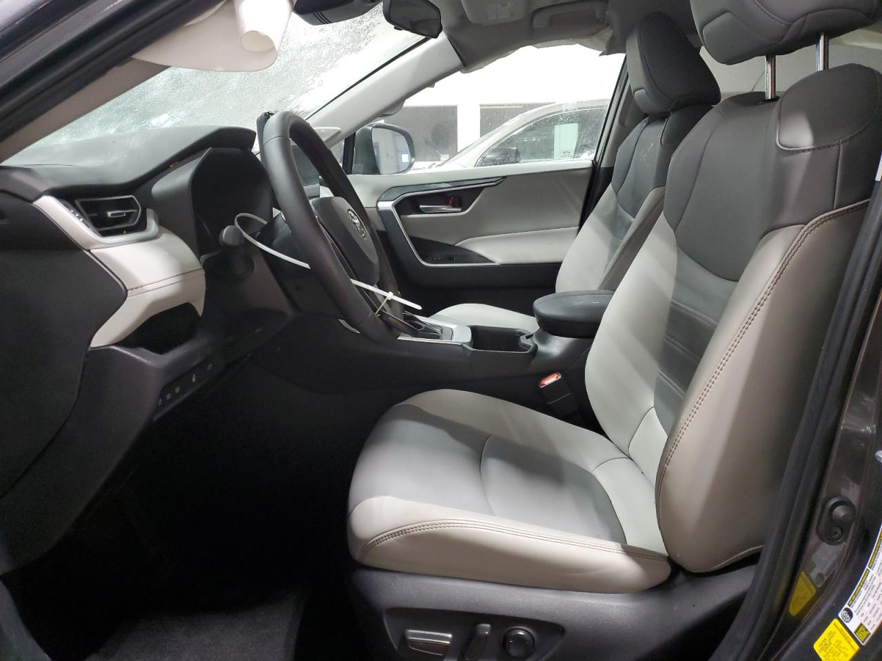 2024 TOYOTA RAV4 XLE PREMIUM VIN:2T3A1RFV3RC475063