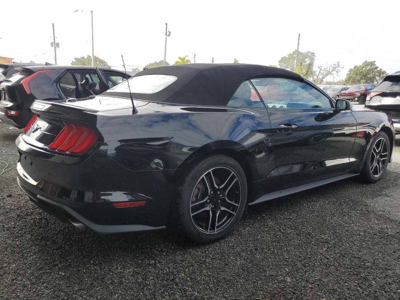 2023 FORD MUSTANG  VIN:1FATP8UH5P5111475