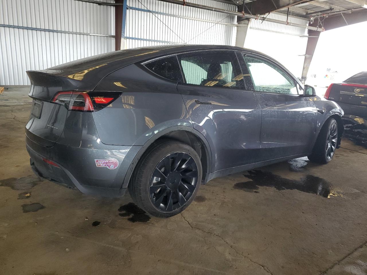2023 TESLA MODEL Y  VIN:7SAYGAEE5PF838581