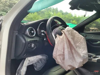 2016 Mercedes-Benz C 63 AMG WDDWF8HB5GF312163 VIN:WDDWF8HB5GF312163