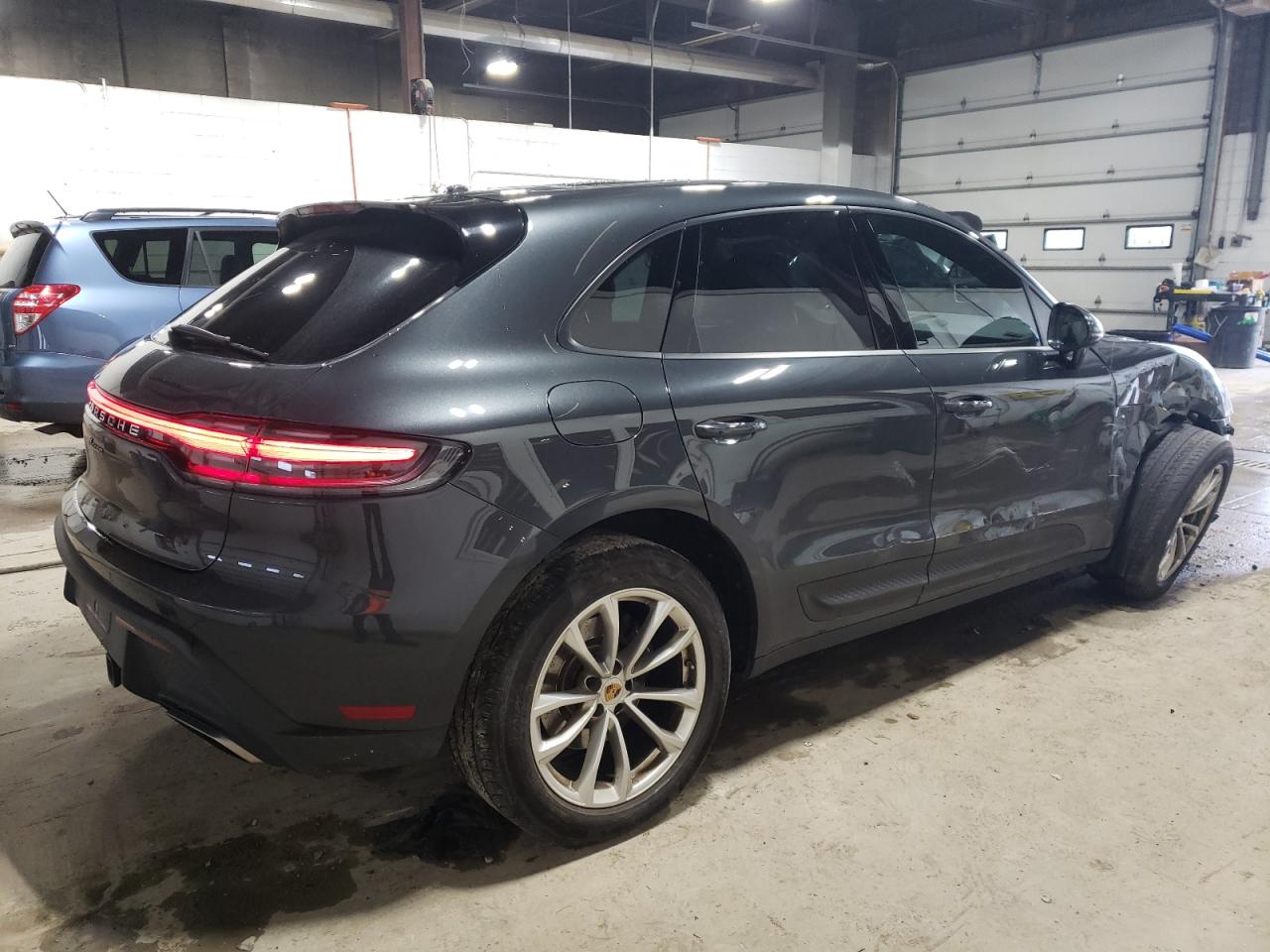 2022 PORSCHE MACAN  VIN:WP1AA2A57NLB10801