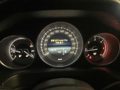 2016 Mercedes-Benz E 220 VIN: