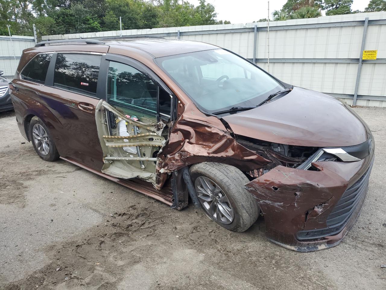 2023 TOYOTA SIENNA LE VIN:5TDKRKECXPS142456