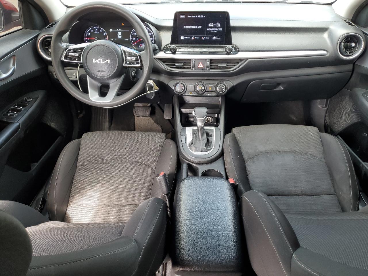 2022 KIA FORTE FE VIN:3KPF24AD2NE483812