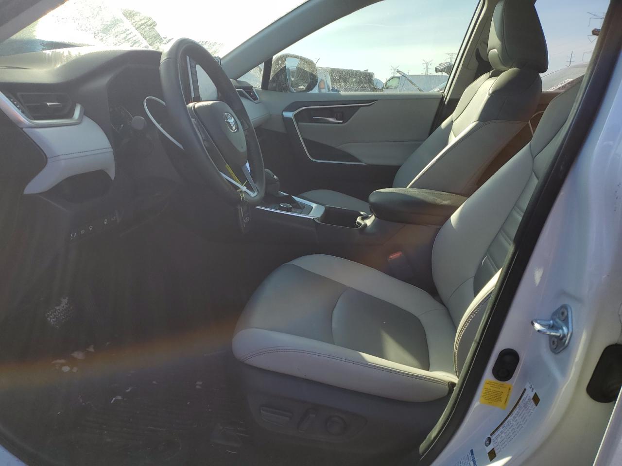 2022 TOYOTA RAV4 XLE PREMIUM VIN:JTMB6RFV5NJ023967