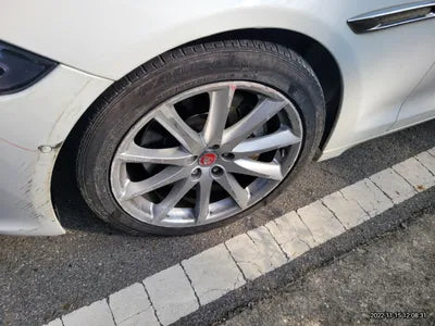 2016 Jaguar XJ SAJAA229XGNV99979 VIN:SAJAA229XGNV99979