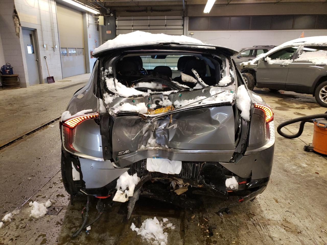 2022 KIA EV6 LIGHT VIN:5YFBURHE9GP410006