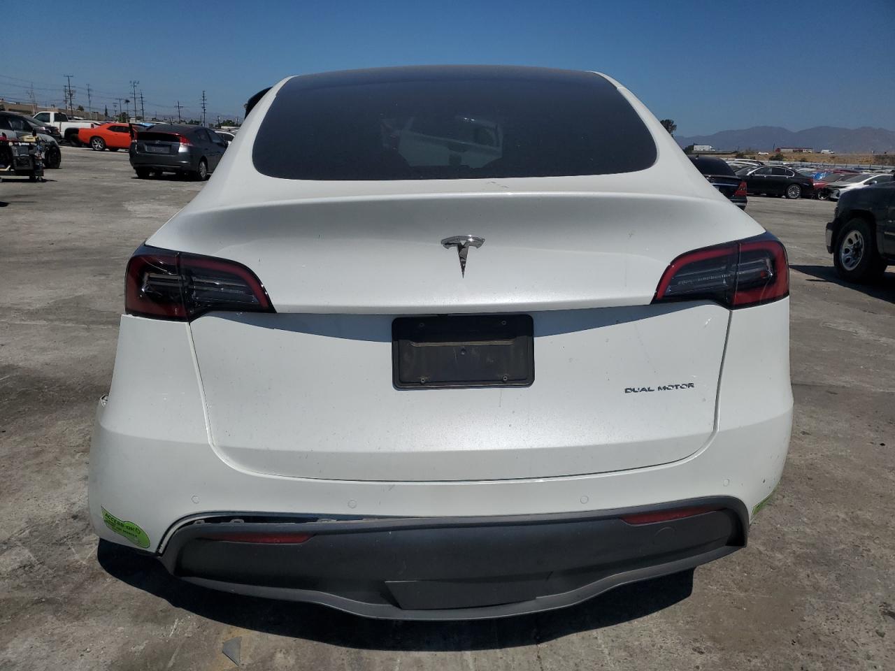 2022 TESLA MODEL Y  VIN:7SAYGAEE8NF559042