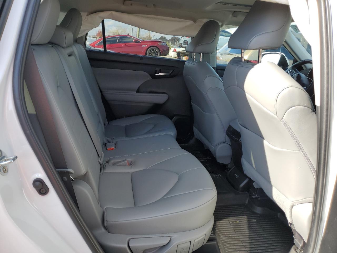 2022 TOYOTA HIGHLANDER XLE VIN:5TDGZRBH6NS592262