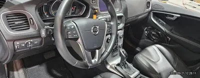 2018 Volvo V40 VIN: