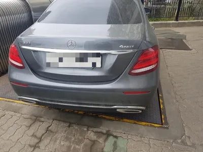 2018 Mercedes-Benz E 300 VIN: