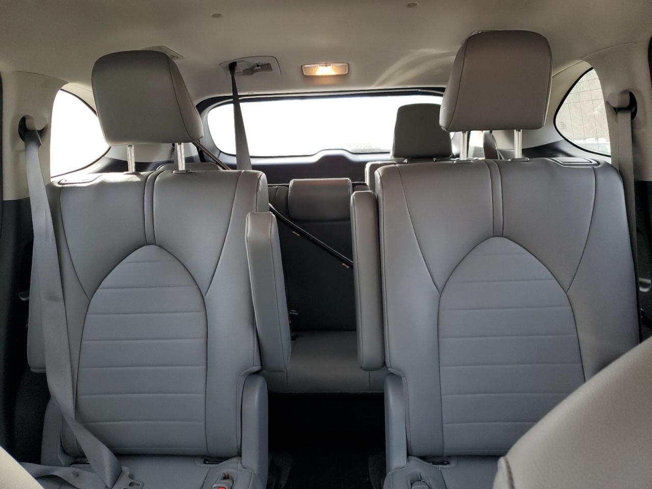 2022 TOYOTA HIGHLANDER XLE VIN:5TDGZRAH3NS111837