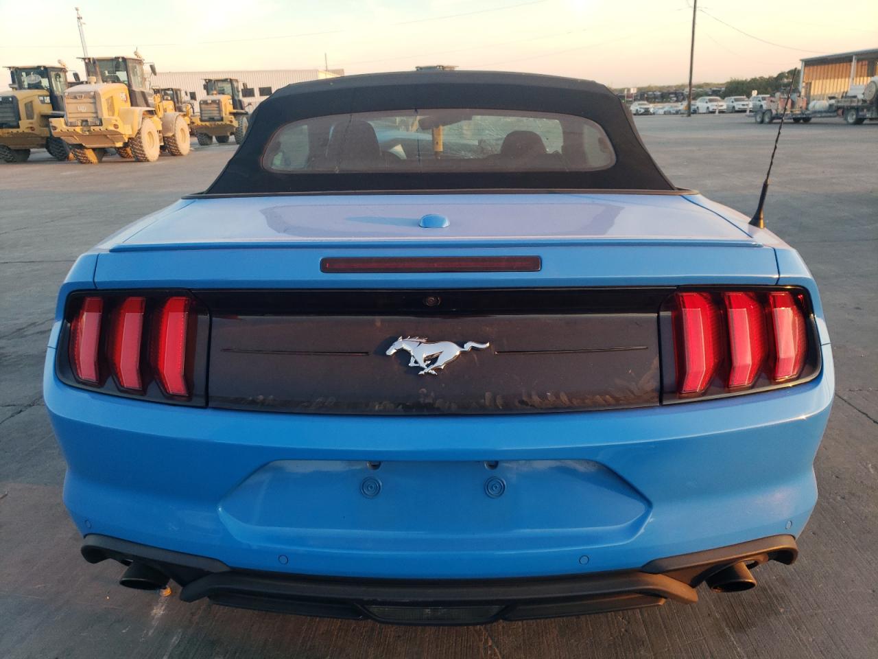 2022 FORD MUSTANG  VIN:1FATP8UH1N5115987