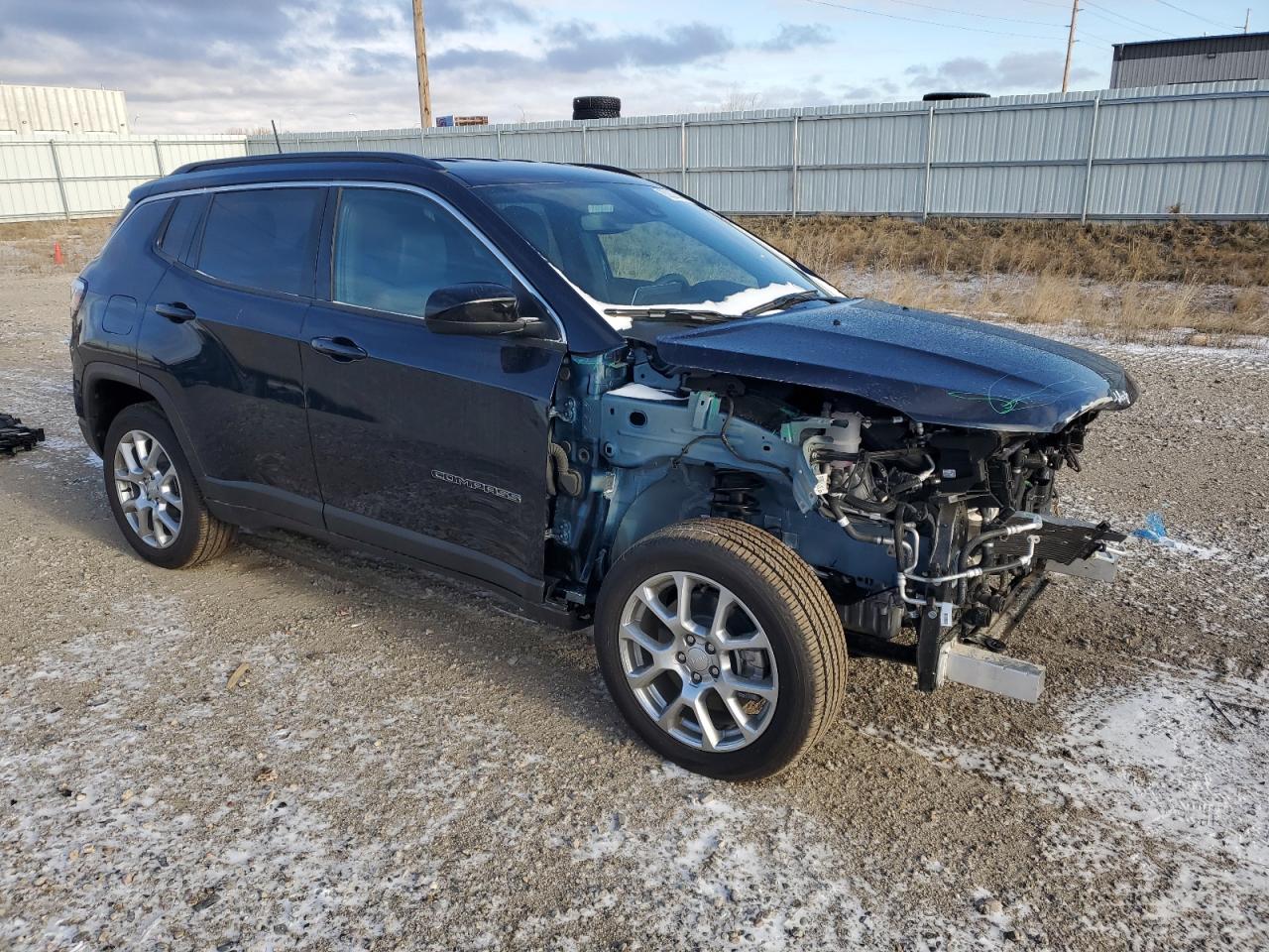 2024 JEEP COMPASS LATITUDE LUX VIN:3C4NJDFN1RT169943