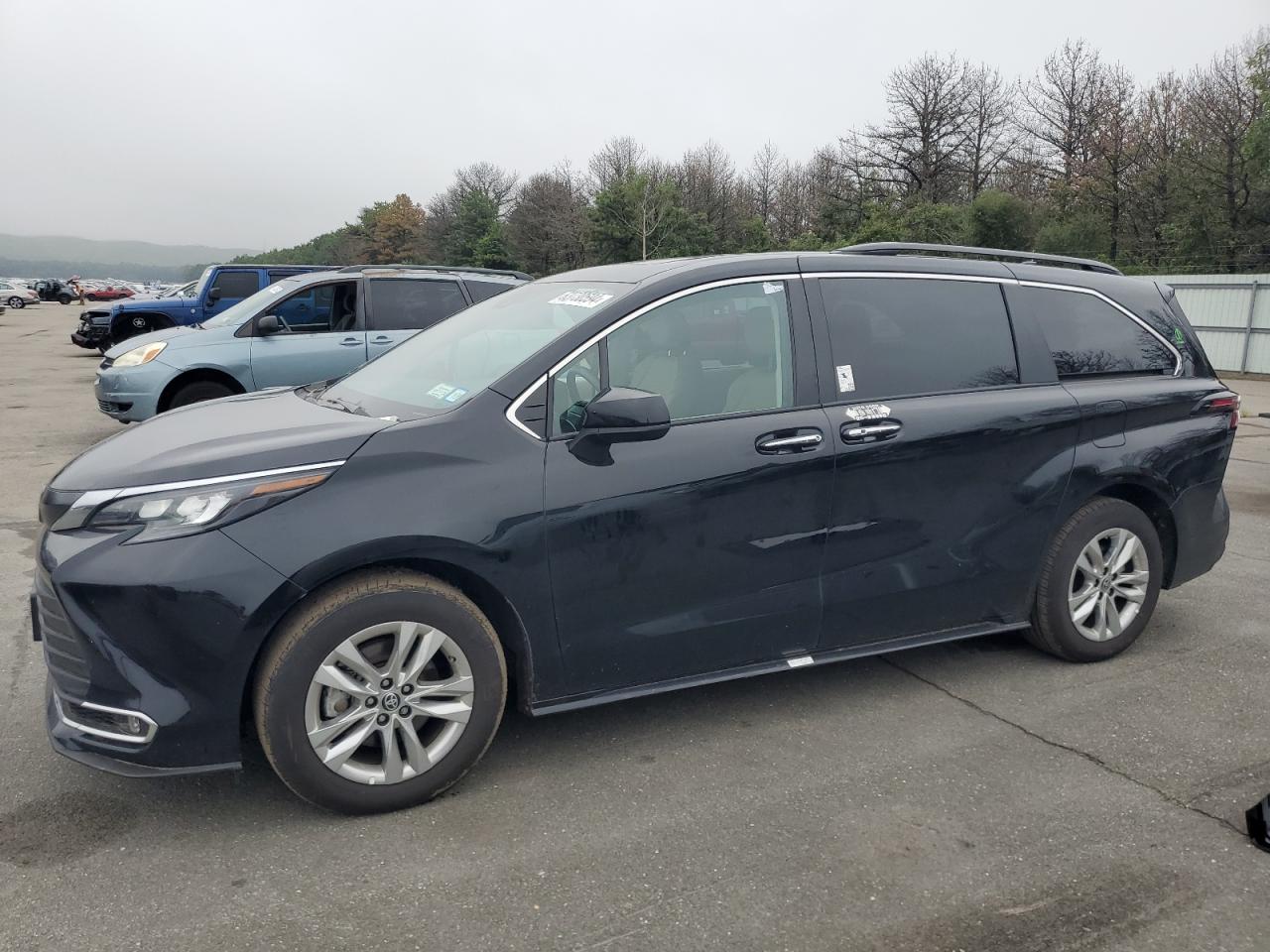 2024 TOYOTA SIENNA XLE VIN:5TDJSKFC1RS108701