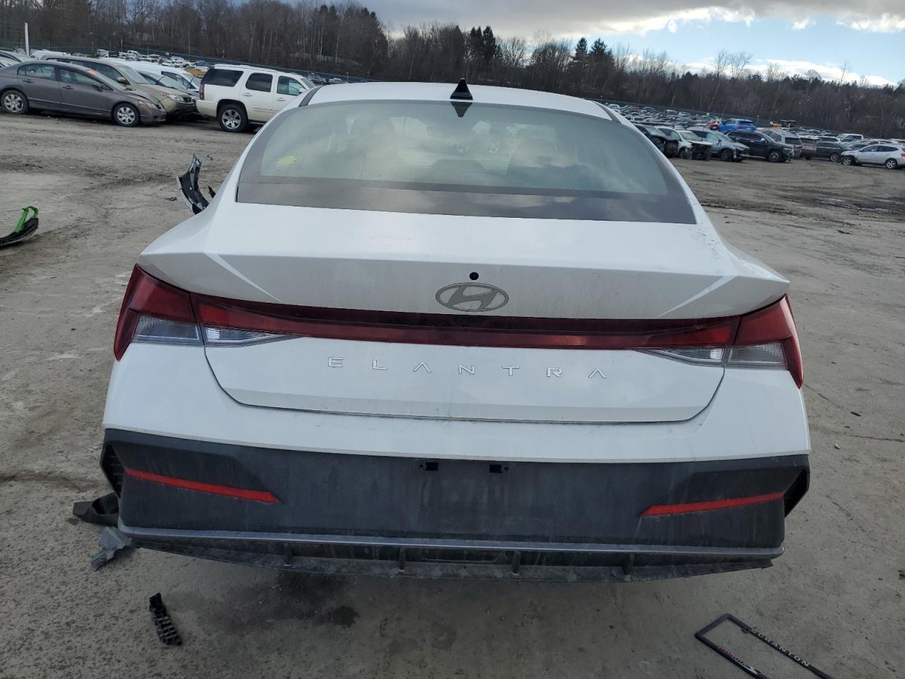 2024 HYUNDAI ELANTRA SE VIN:KMHLL4DG4RU761795