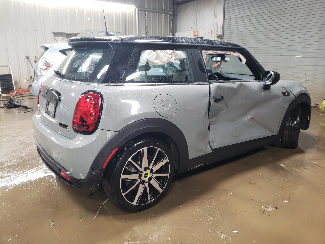 2022 MINI COOPER SE VIN:WMW13DJ05N2R52504
