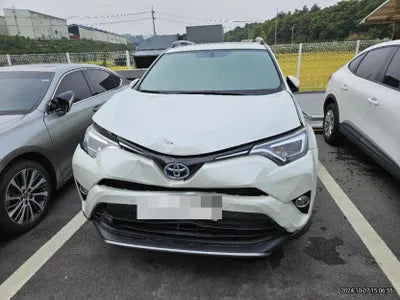 2017 Toyota RAV4 VIN: